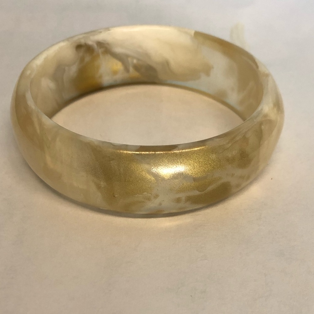 Cream & Gold Marbled Resin Bangle Bracelet - Elegant Women’s Accessory